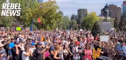 Calgary chants "do not comply" as thousands rally to oppose Jason Kenney's vaccination passport. well done